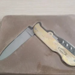 Vendora De Agostini Συλλογή - Σουγιάς / Μαχαίρι - Καινούργιο - Στην θήκη του - Οξειδωμενη Λαβή