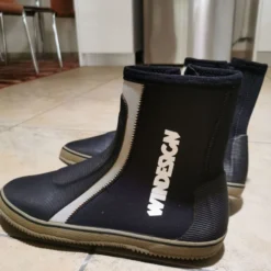 Vendora ΠΩΛΕΊΤΑΙ ΣΤΟΛΉ ΙΣΤΙΟΠΛΟΙΑΣ GILL ΜΕ ΜΠΟΤΆΚΙΑ WINDESIGN -Vendora Shop e541a1c4c10c57b545b1a3b07ed0d41dd4b22bd9 xl