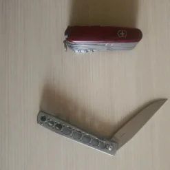 Vendora Boker Edc σουγιάς και Victorinox Cypertool